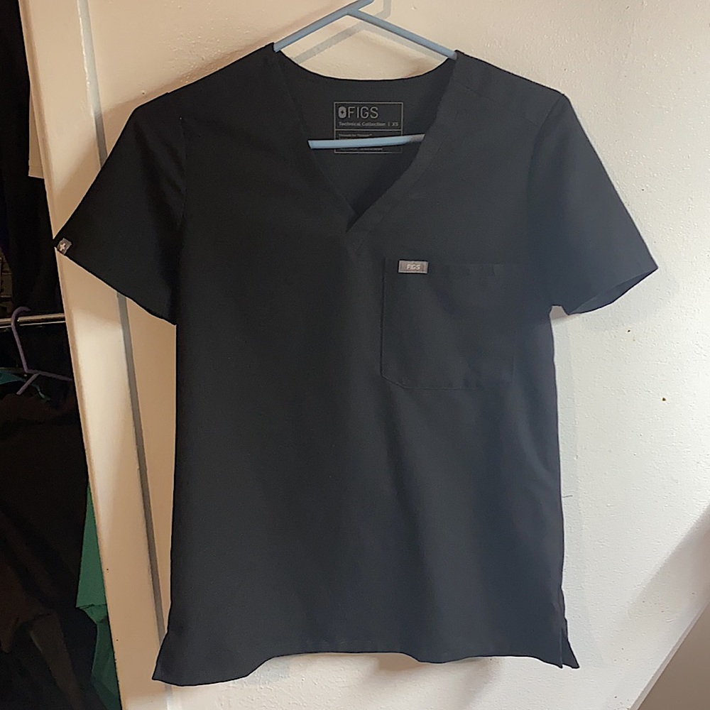 Figs scrubs black and navy. Tops XS bottoms S.